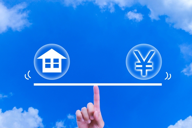 家のイラストと¥マークのイラスト